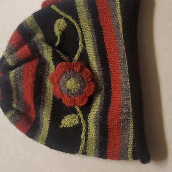 Peruvian Trading Co. Handmade Virgin Acrylic Hat - Picture 4 of 7